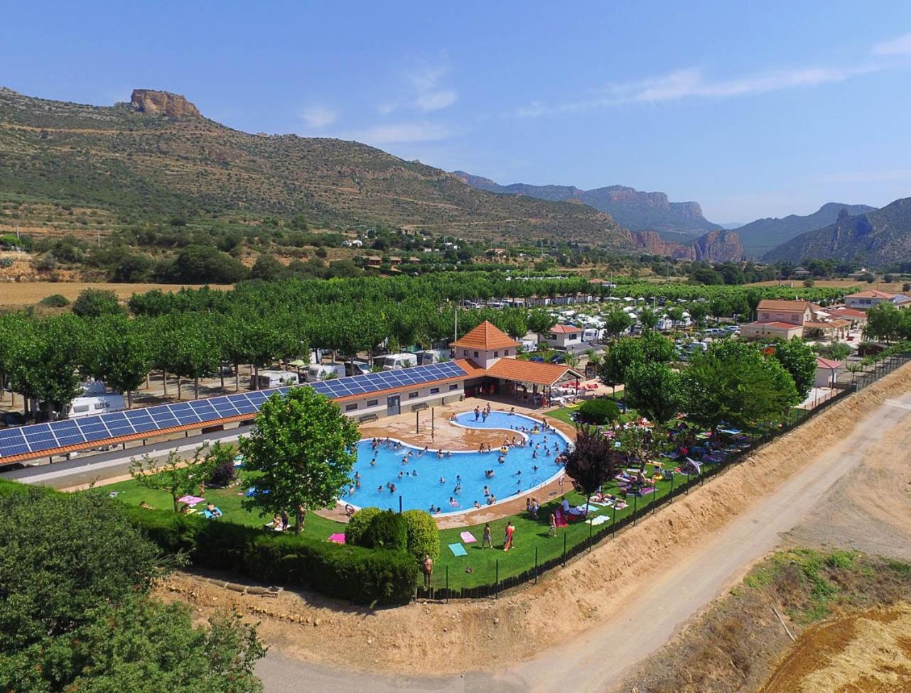 Hotel La Noguera Camping Sant Llorenç de Montgai Exterior foto