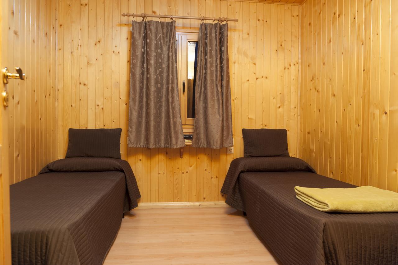 Hotel La Noguera Camping Sant Llorenç de Montgai Exterior foto