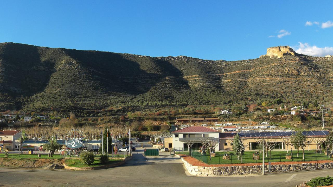 Hotel La Noguera Camping Sant Llorenç de Montgai Exterior foto